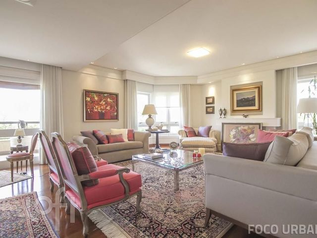 Apartamento com 304m², 3 dormitórios, 3 suítes, 4 vagas, Bela Vista em Porto Alegre