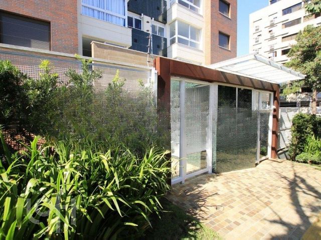 Apartamento com 68m², 2 dormitórios, 1 suíte, 2 vagas, Petrópolis em Porto Alegre