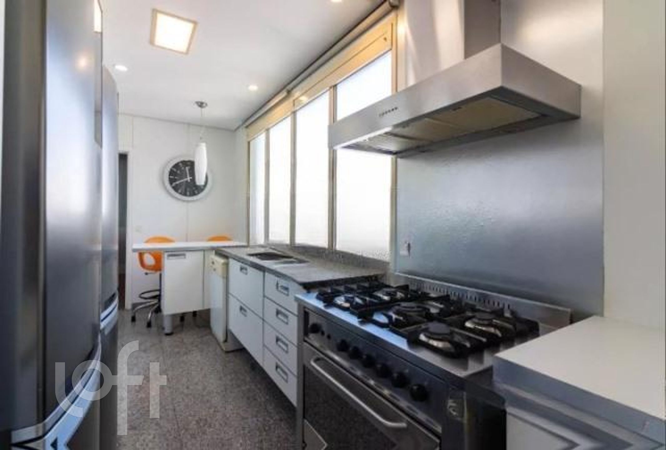 Apartamento à venda com 3 quartos, 193m² - Foto 6