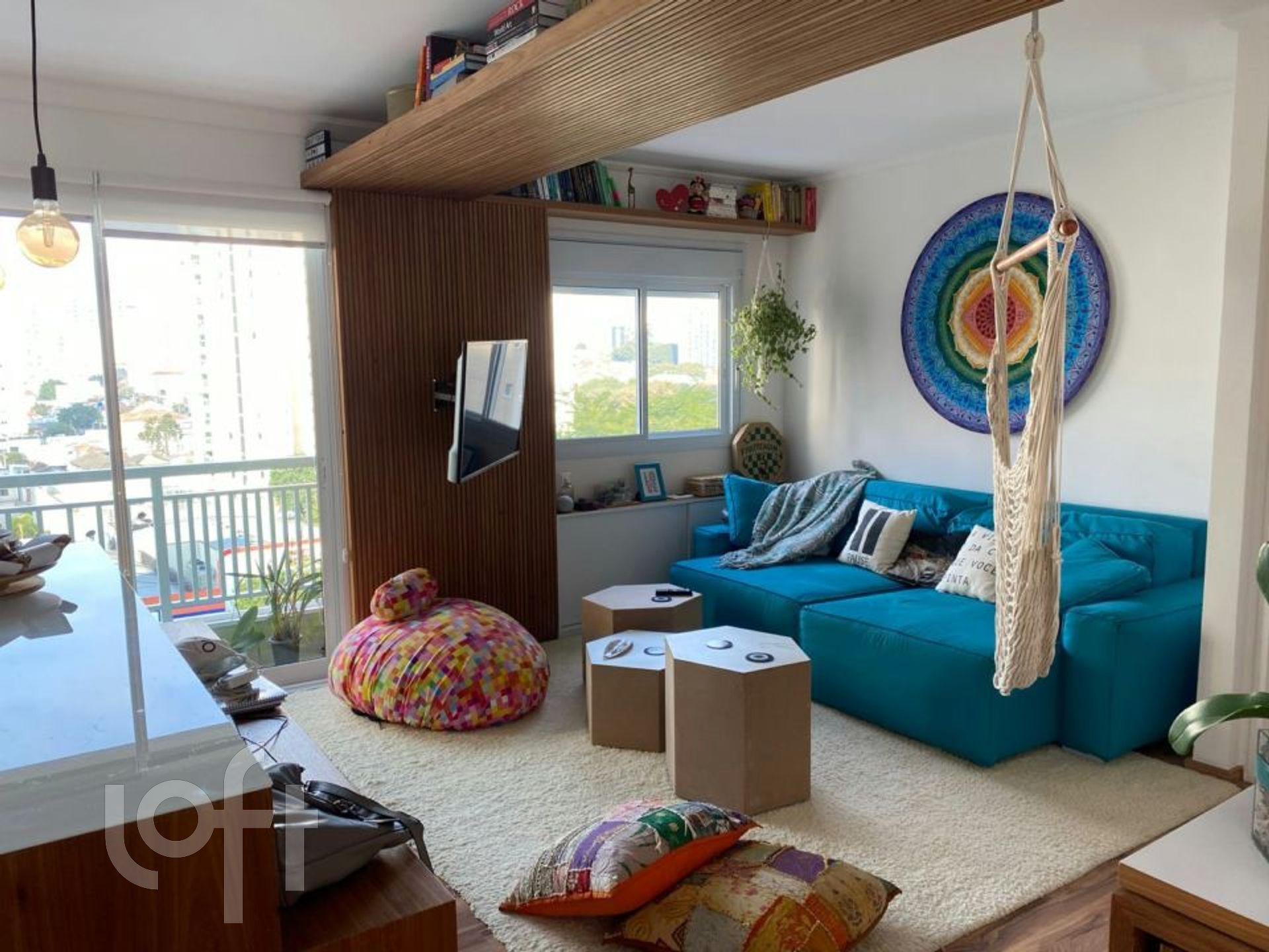 Apartamento à venda com 2 quartos, 72m² - Foto 1