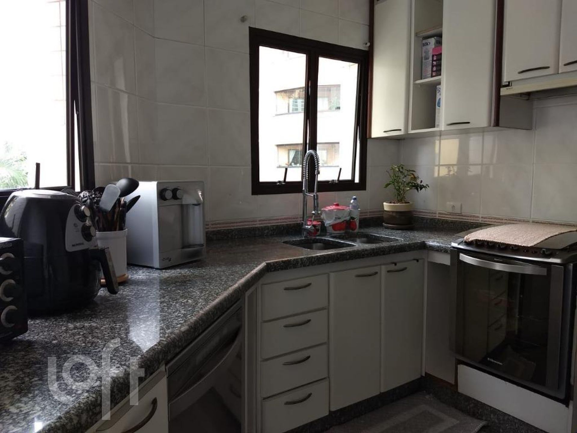 Apartamento à venda com 3 quartos, 185m² - Foto 10