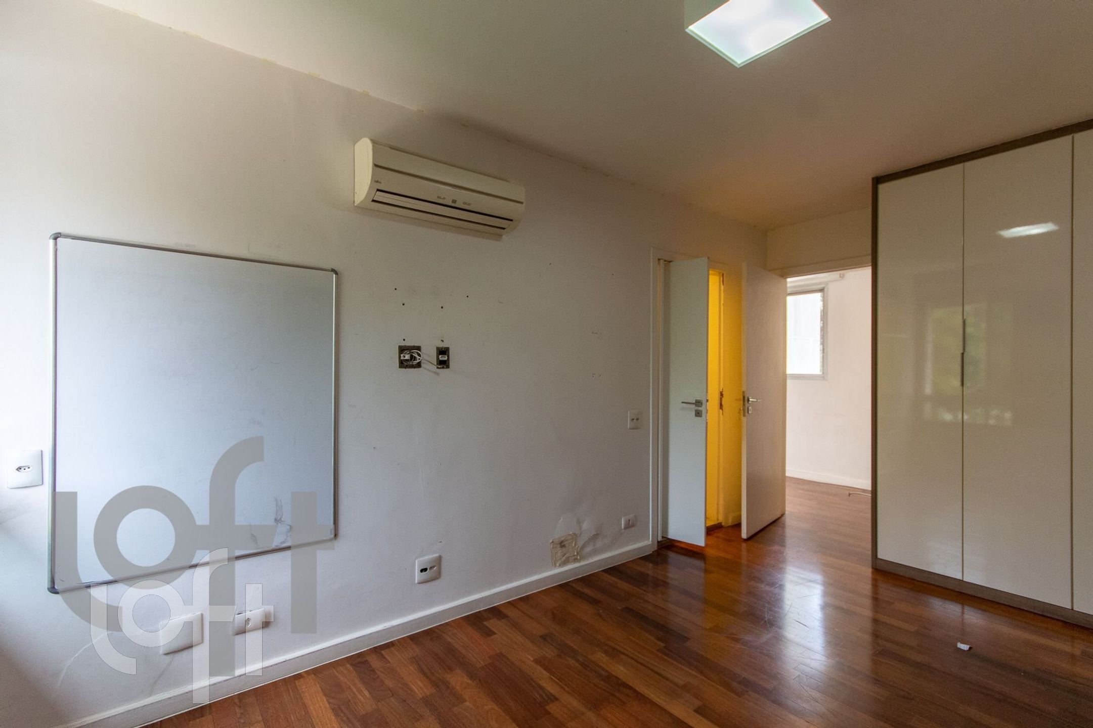 Apartamento à venda com 4 quartos, 250m² - Foto 6