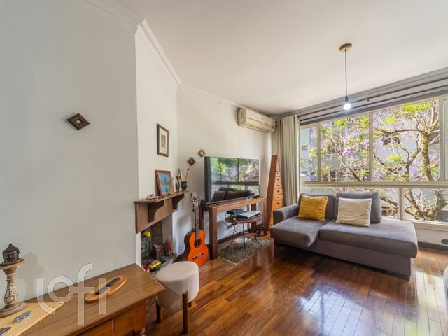 Apartamento com 119m², 3 dormitórios, 1 suíte, 1 vaga, Moinhos de Vento em Porto Alegre