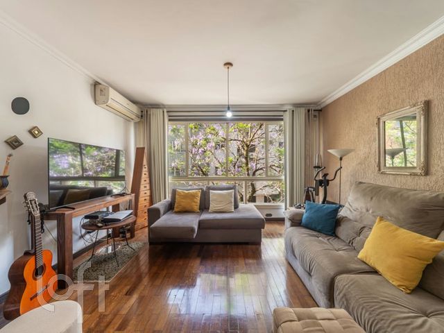 Apartamento com 119m², 3 dormitórios, 1 suíte, 1 vaga, Moinhos de Vento em Porto Alegre