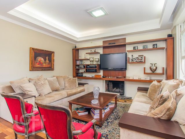 Casa com 498m², 3 dormitórios, 1 vaga, Petrópolis em Porto Alegre