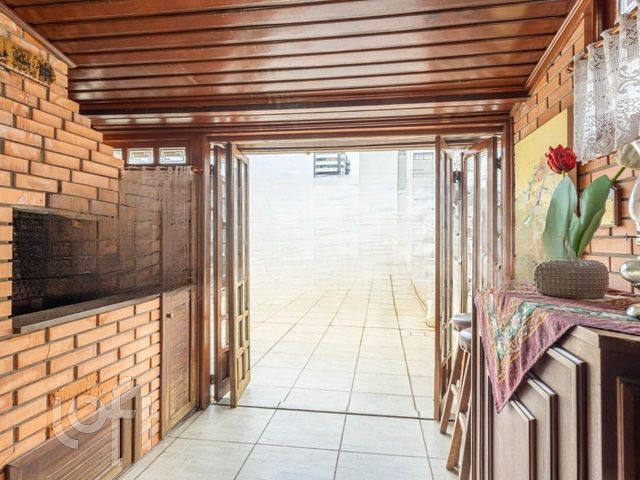 Apartamento com 148m², 3 dormitórios, 1 suíte, 1 vaga, Menino Deus em Porto Alegre