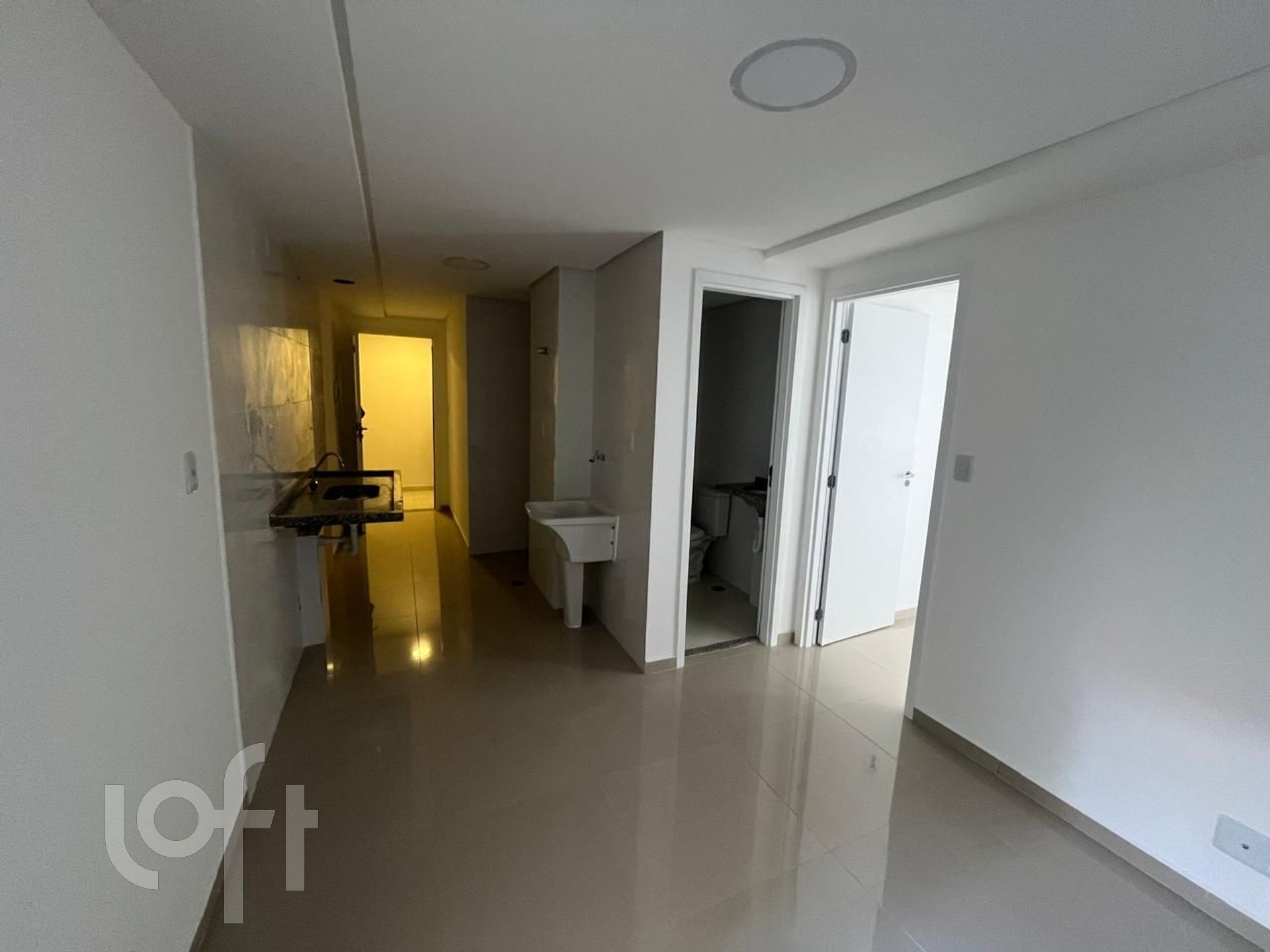 Apartamento à venda com 1 quarto, 27m² - Foto 1