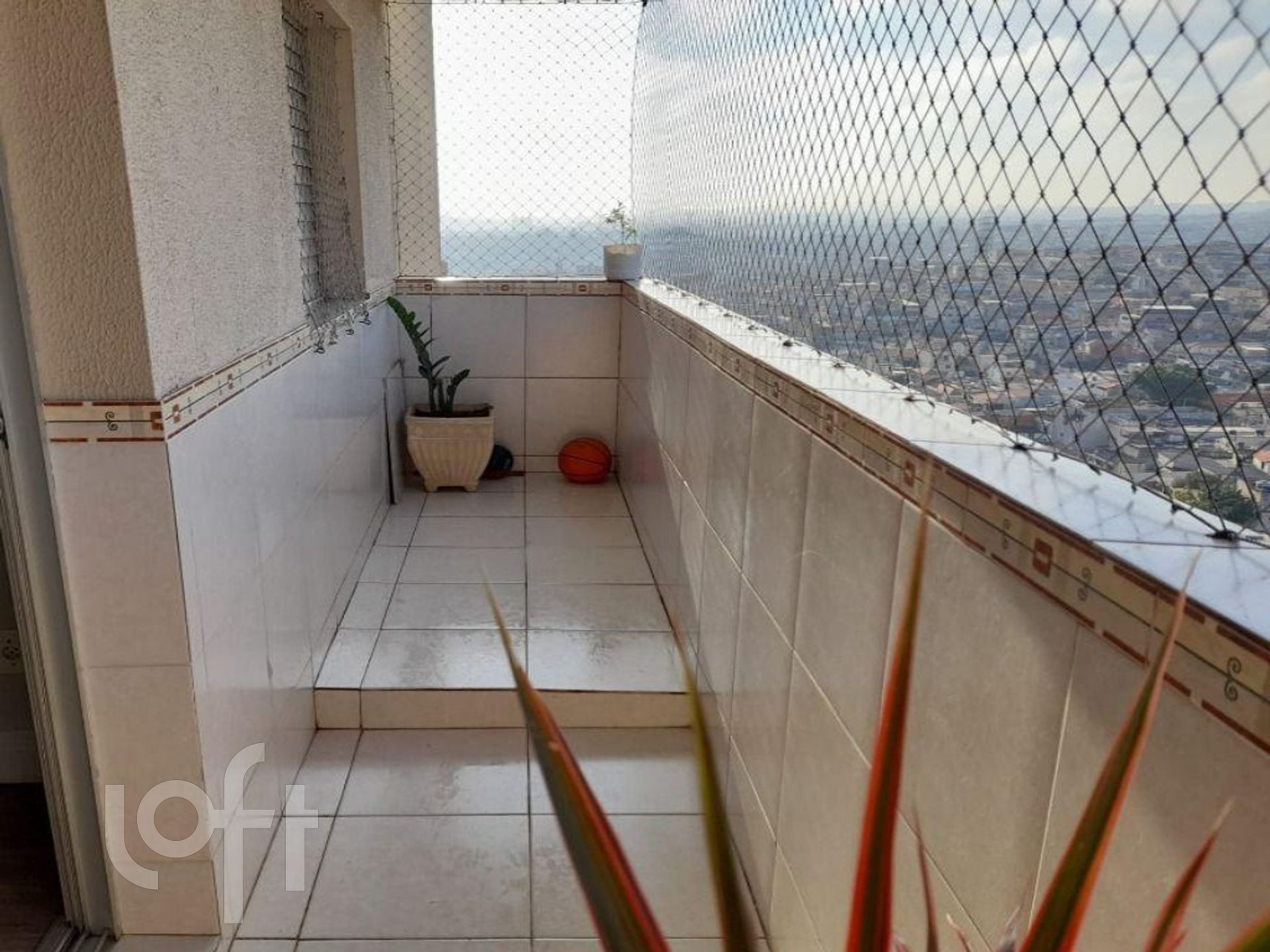 Apartamento à venda com 3 quartos, 75m² - Foto 2