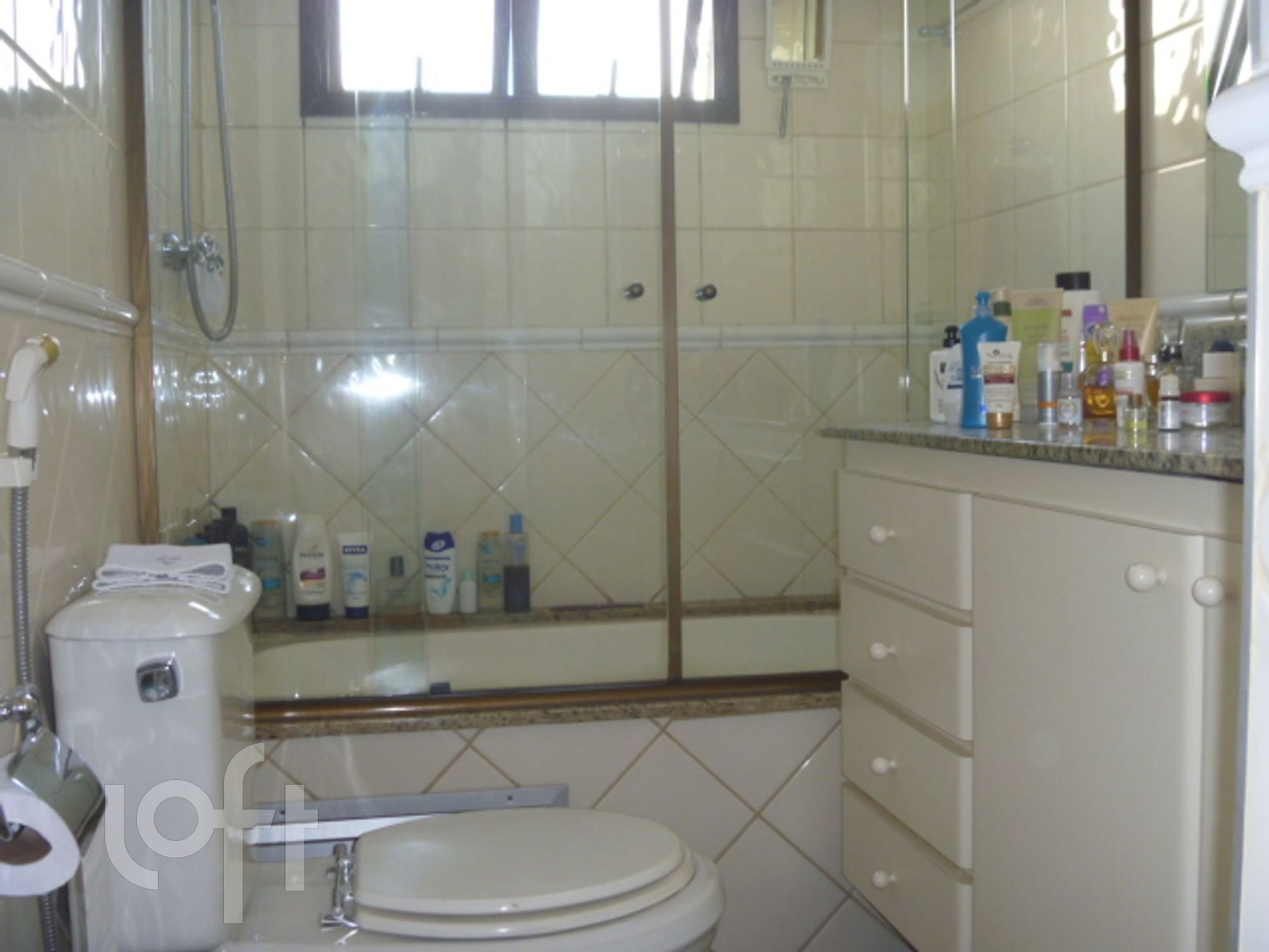 Apartamento à venda com 3 quartos, 137m² - Foto 2