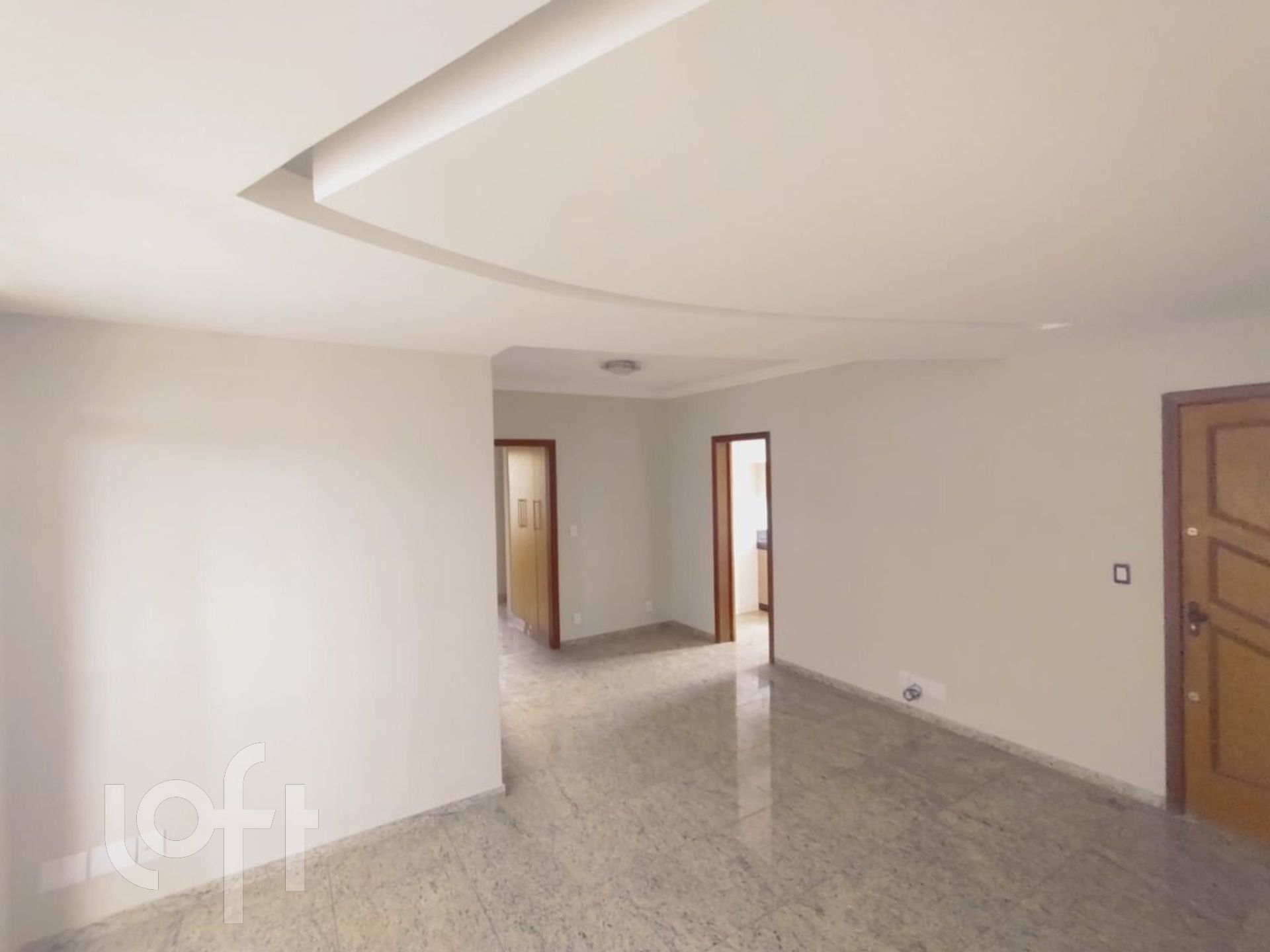 Apartamento à venda com 4 quartos, 213m² - Foto 2