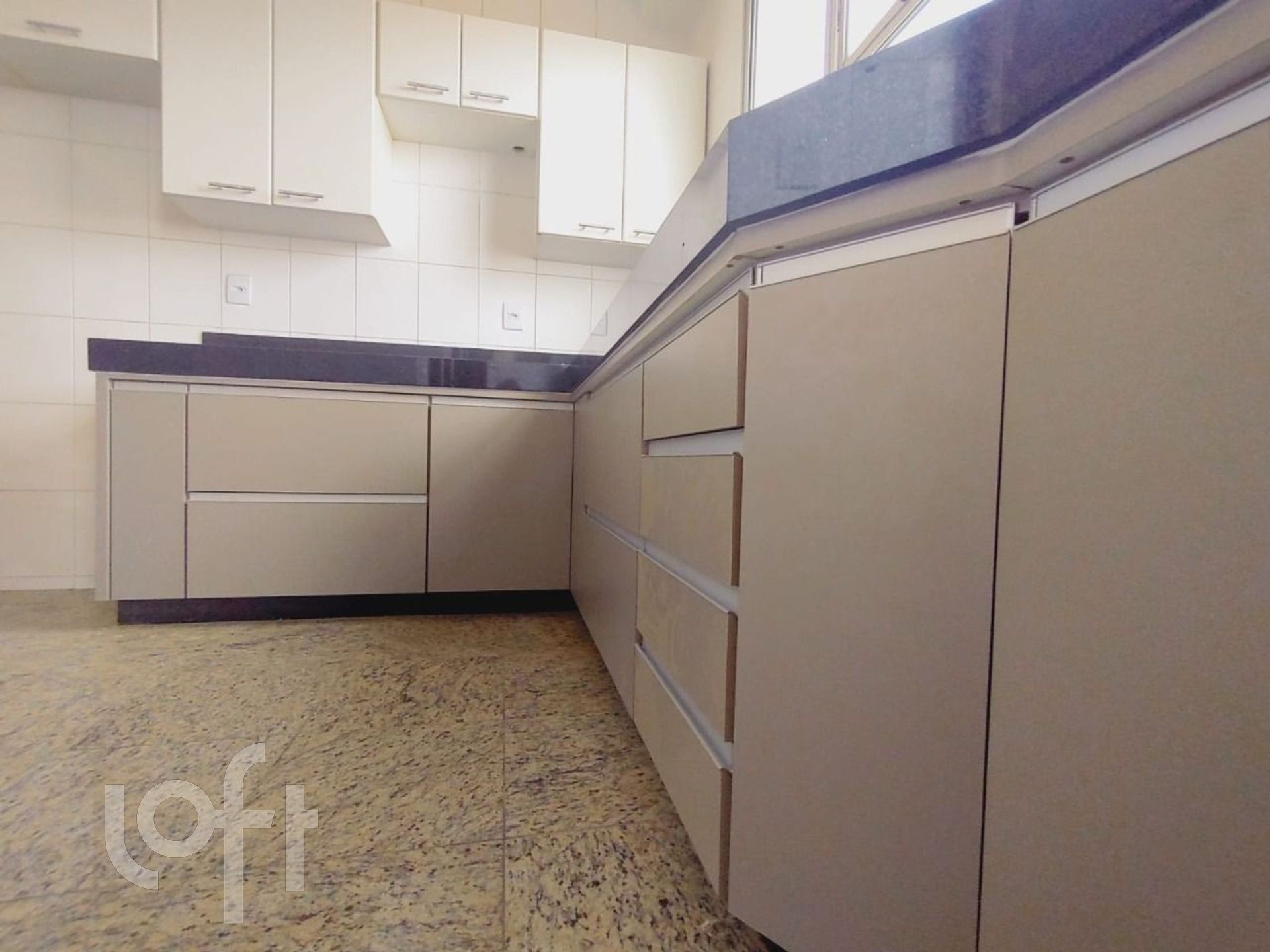 Apartamento à venda com 4 quartos, 213m² - Foto 19