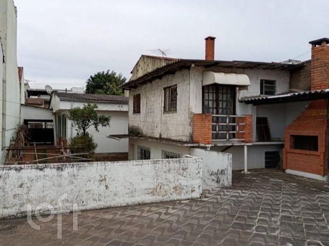 Casa com 191m², 3 dormitórios, 1 suíte, 2 vagas, Chácara das Pedras em Porto Alegre