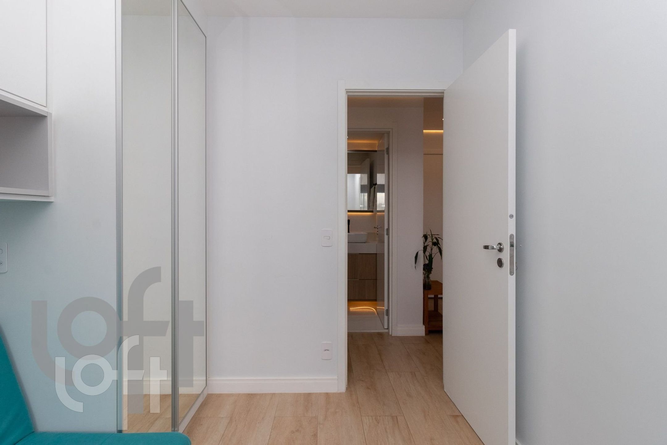 Apartamento à venda com 2 quartos, 57m² - Foto 3