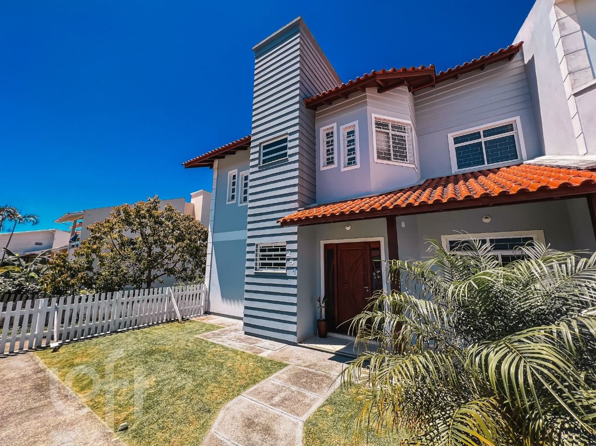Casa à venda em Canto com 320 m², 3 quartos, 1 suíte, 2 vagas