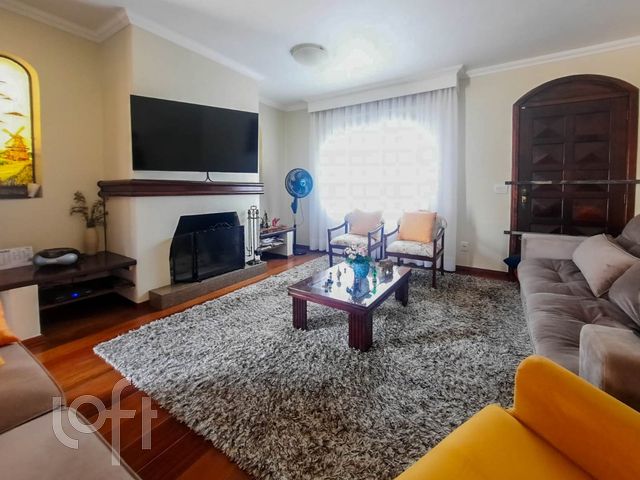 Casa com 187m², 3 dormitórios, 1 suíte, 3 vagas, Vila Ipiranga em Porto Alegre