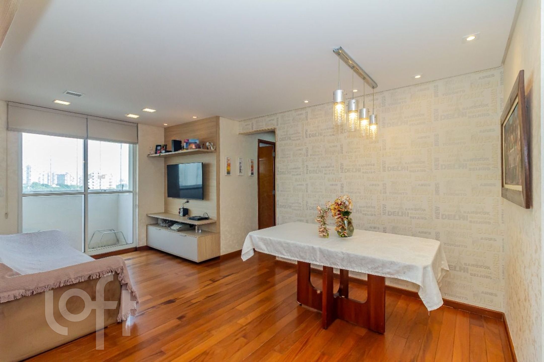 Apartamento à venda em Vila Bertioga com 62 m², 2