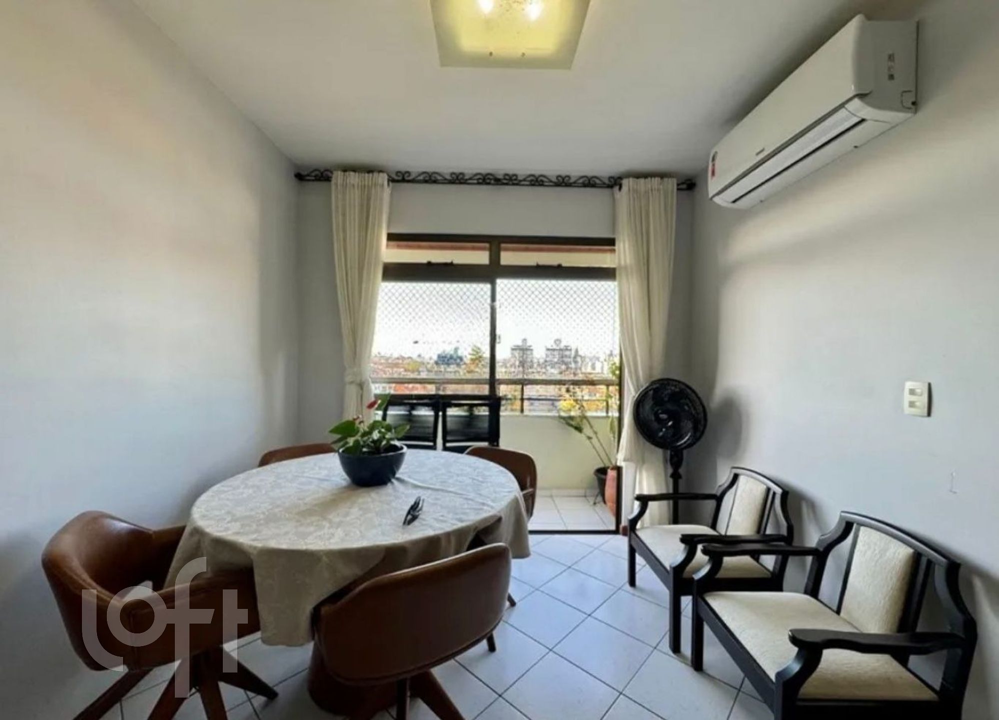 Apartamentos com 83m², 3 quartos, 1 suíte, 2 garagens, no bairro Coloninha em Florianópolis