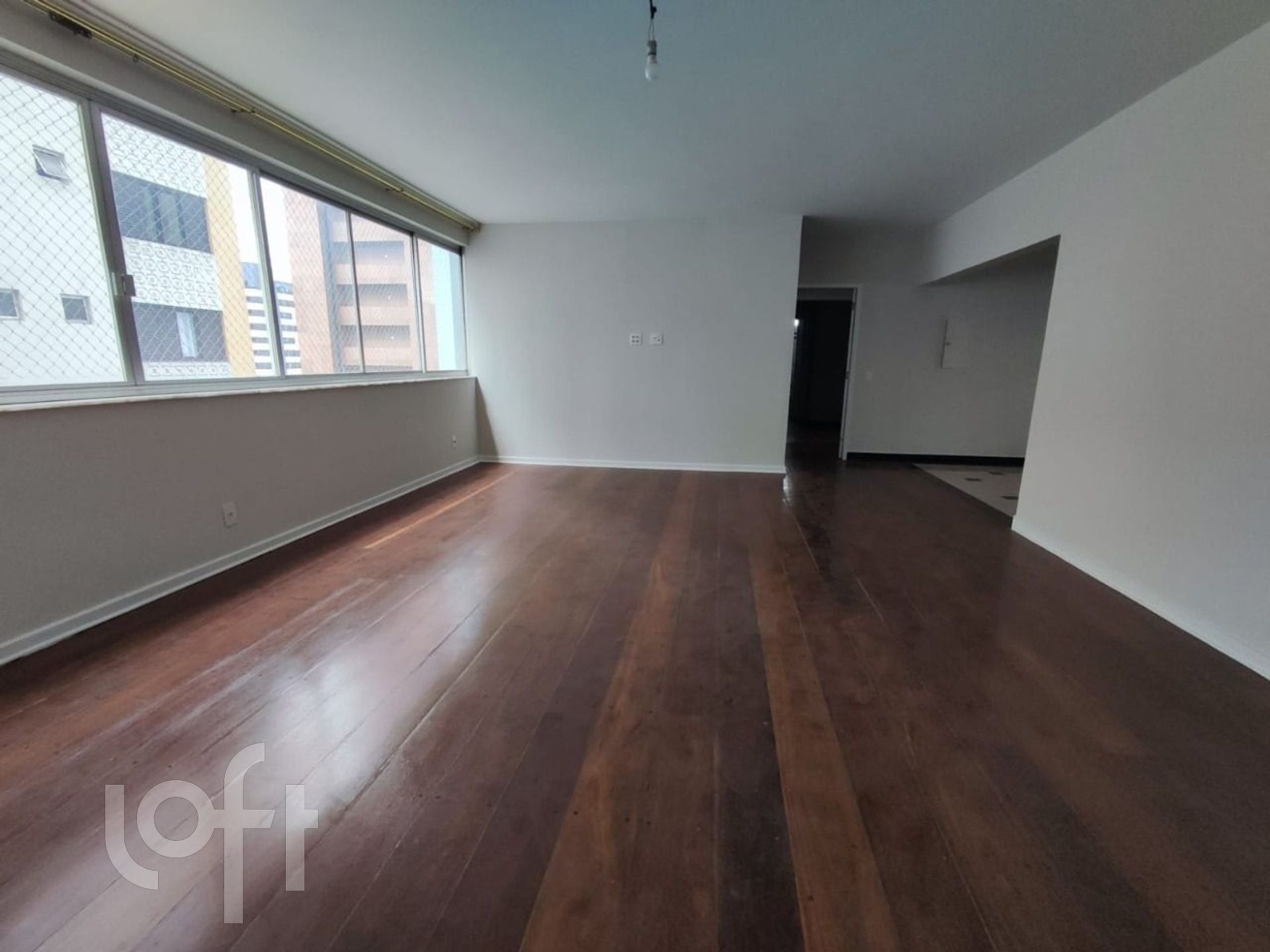 Apartamento à venda com 3 quartos, 198m² - Foto 2