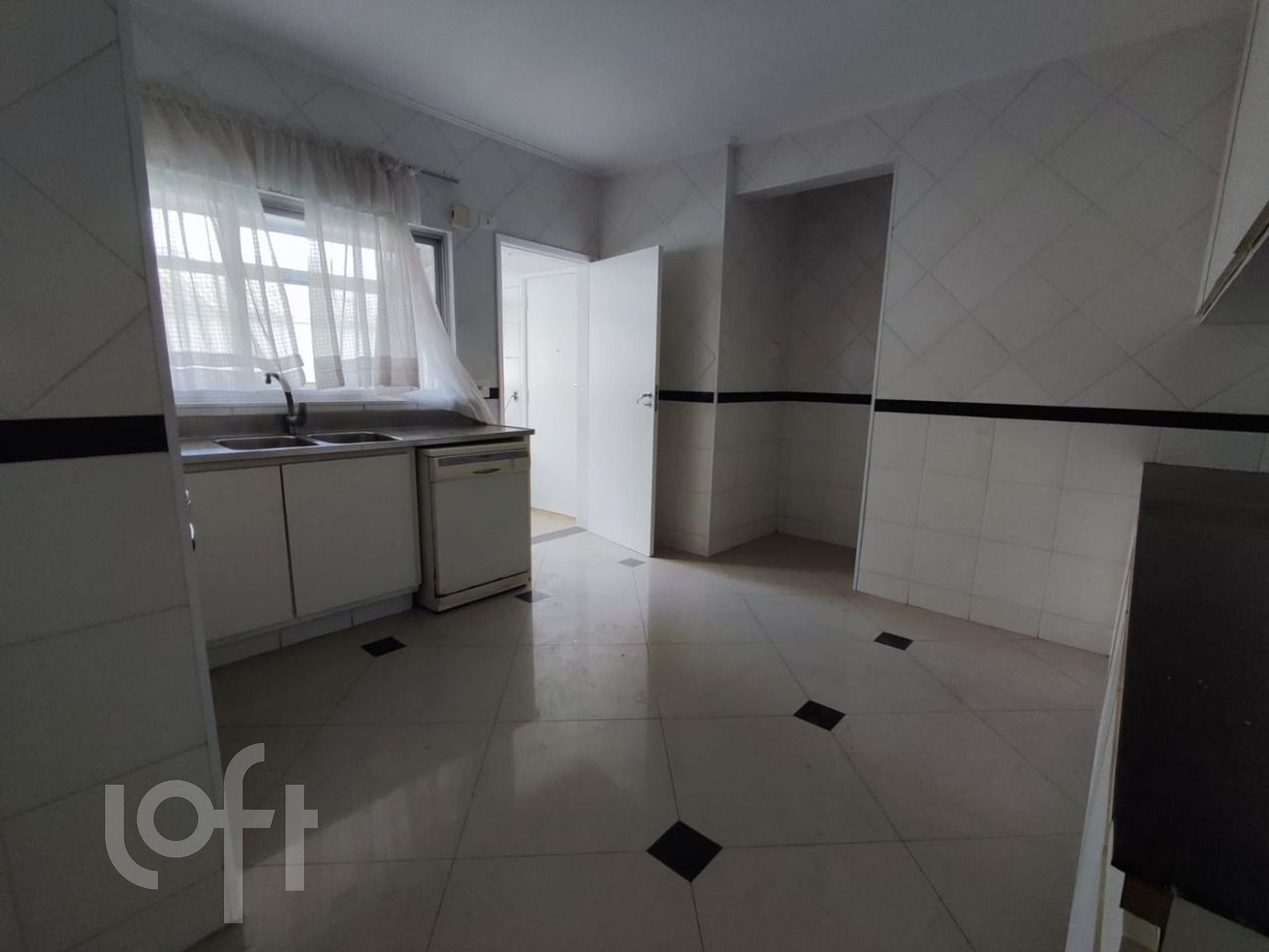 Apartamento à venda com 3 quartos, 198m² - Foto 4