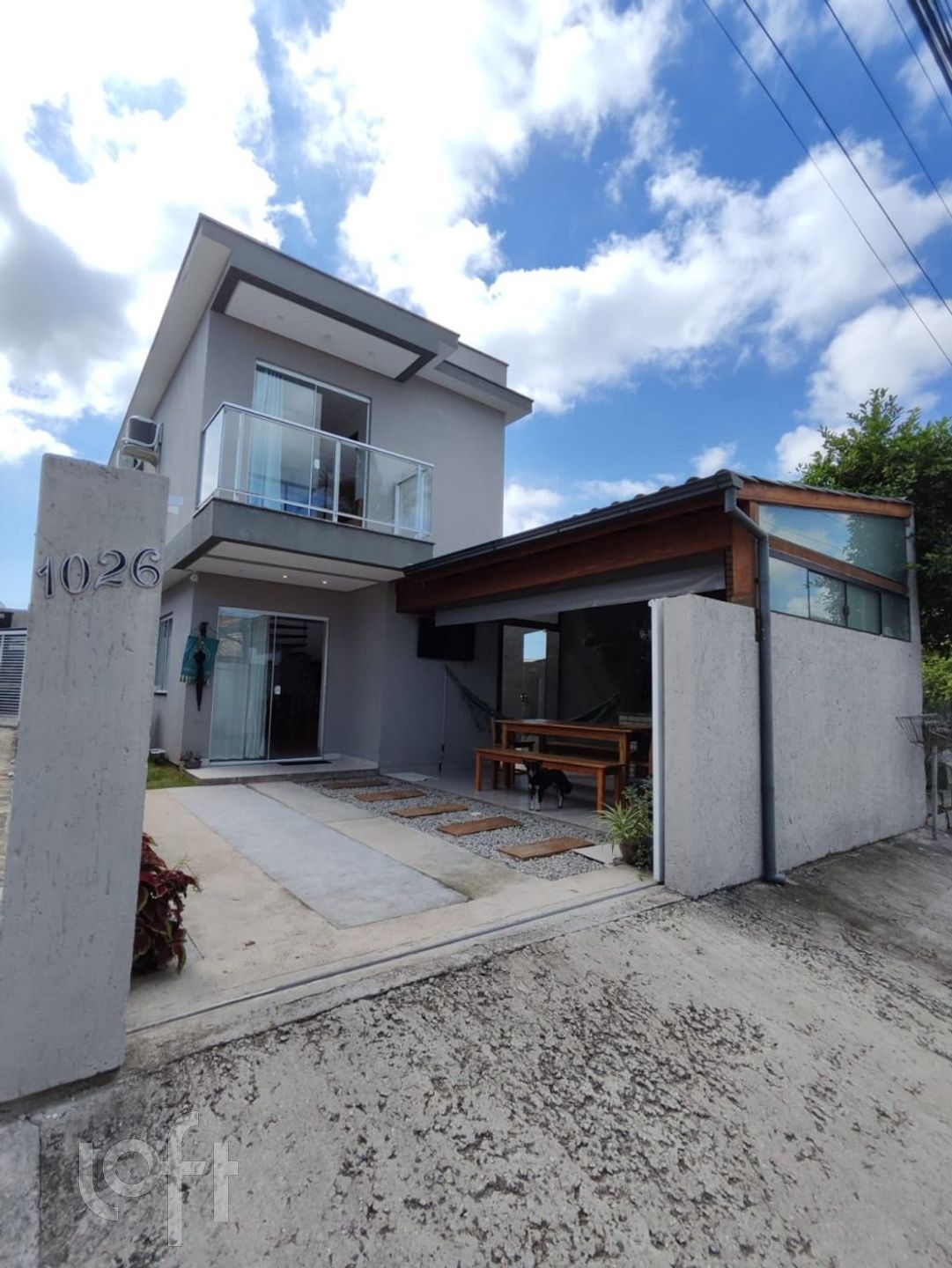 Casa Residencial com 120m², 2 quartos, 2 suítes, no bairro Morro das Pedras em Florianópolis