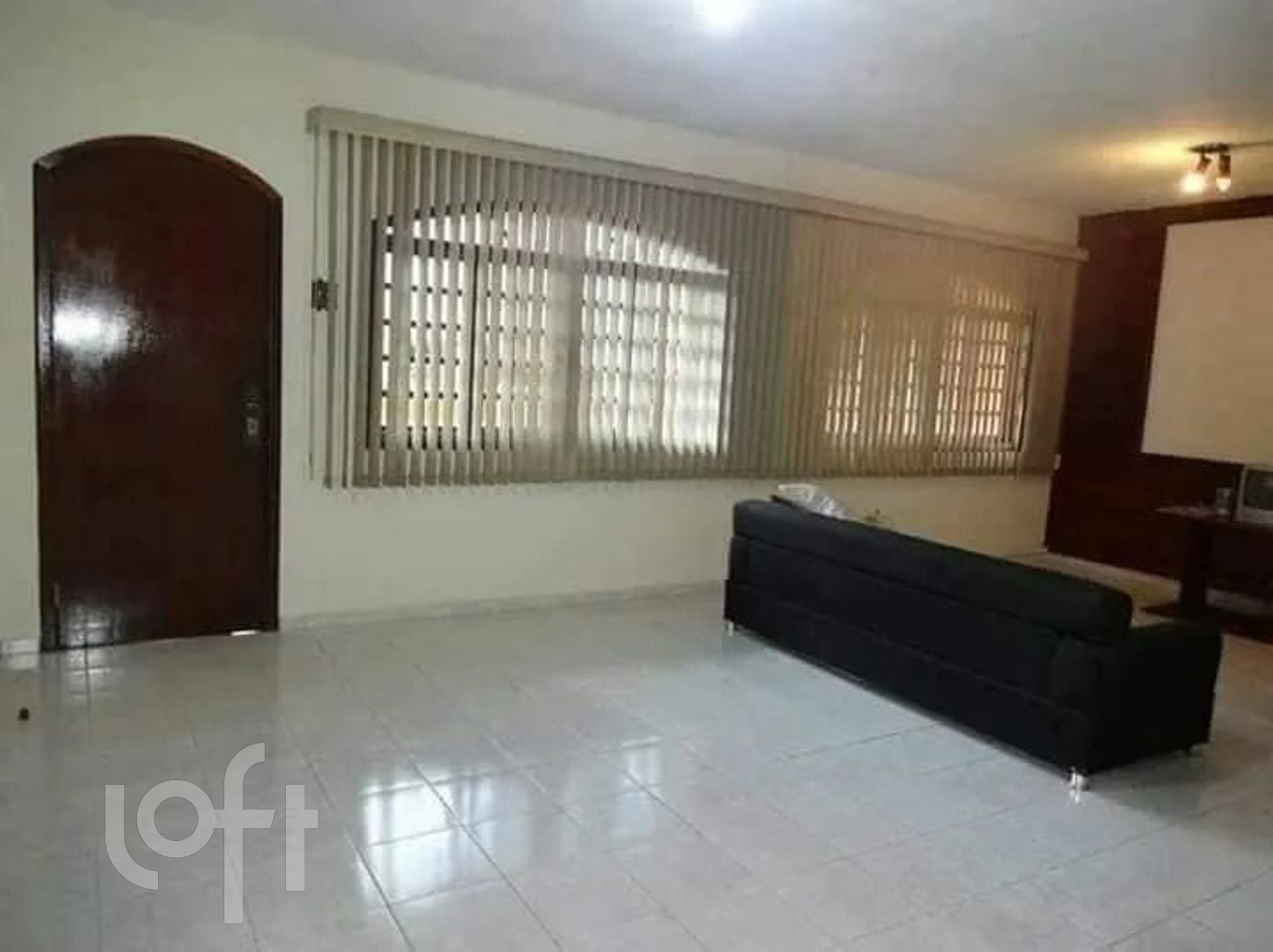 Casa à venda com 4 quartos, 286m² - Foto 1