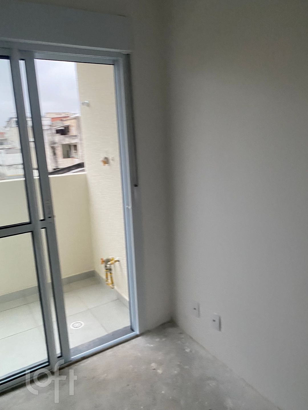 Apartamento à venda com 1 quarto, 32m² - Foto 2