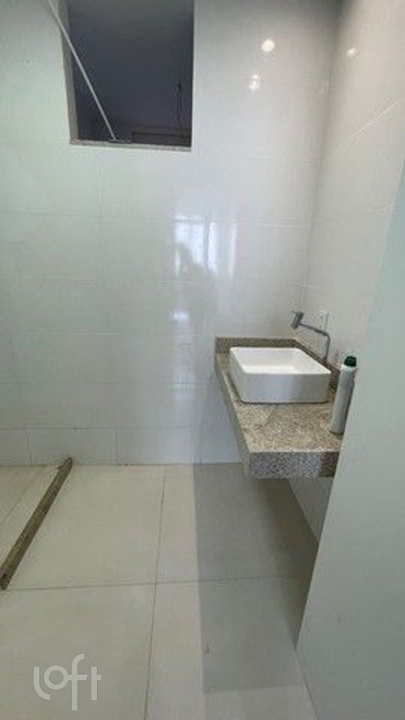 Apartamento à venda com 2 quartos, 67m² - Foto 3