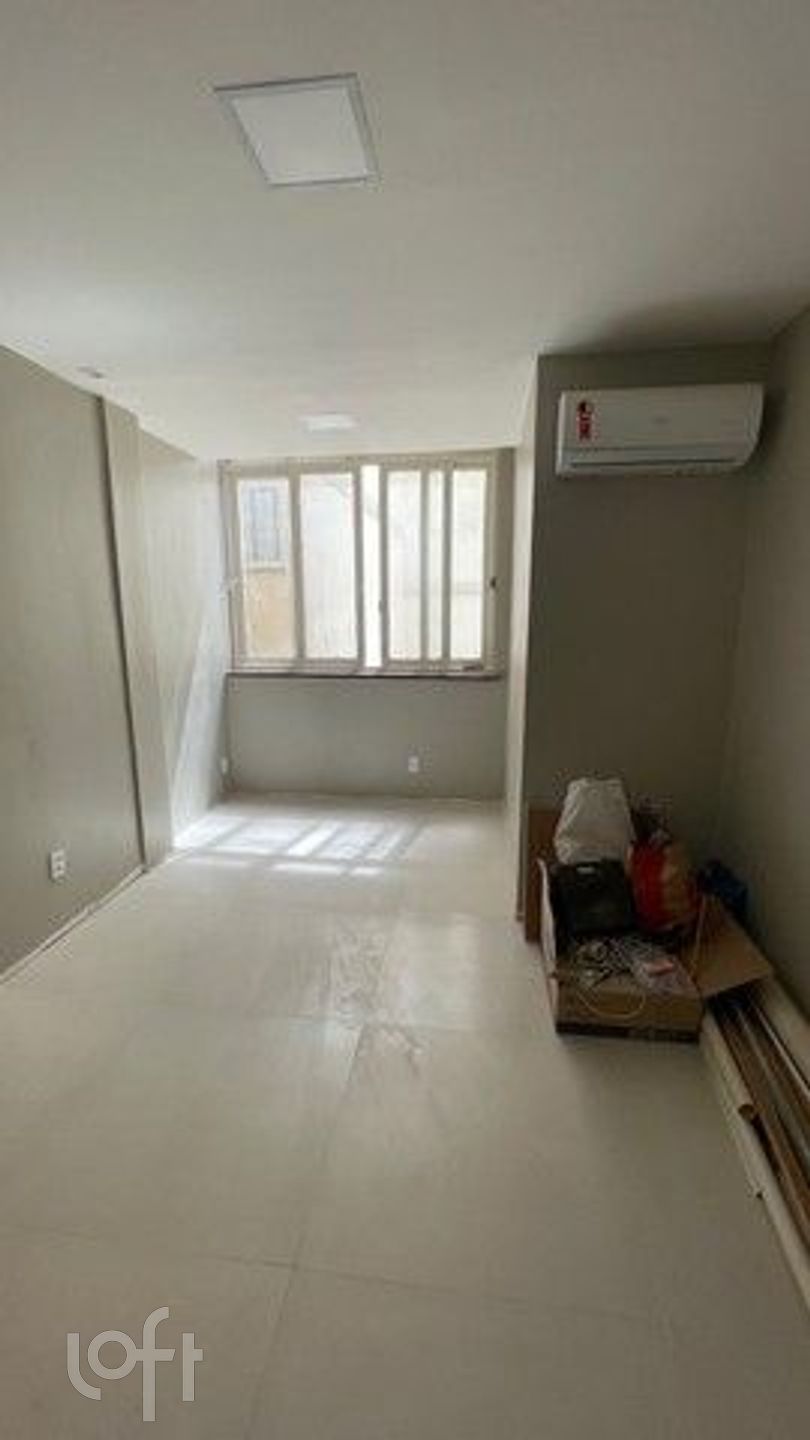 Apartamento à venda com 2 quartos, 67m² - Foto 2