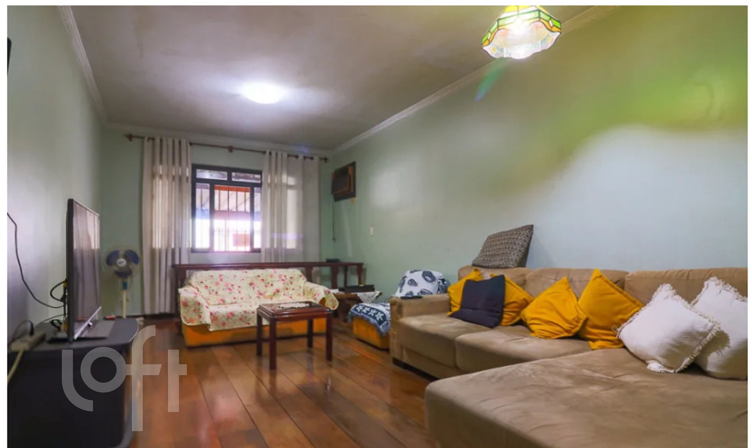 Casa à venda com 3 quartos, 210m² - Foto 1