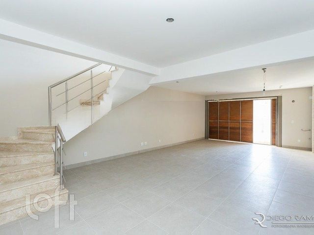 Casa com 281m², 3 dormitórios, 3 suítes, 5 vagas, Chácara das Pedras em Porto Alegre