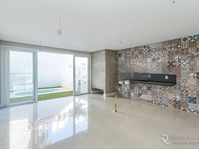 Casa com 281m², 3 dormitórios, 3 suítes, 5 vagas, Chácara das Pedras em Porto Alegre