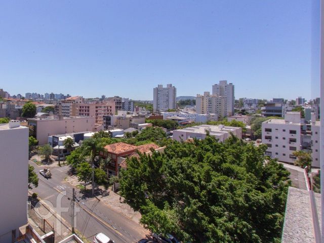 Apartamento com 65m², 2 dormitórios, 1 suíte, 1 vaga, Jardim Botânico em Porto Alegre