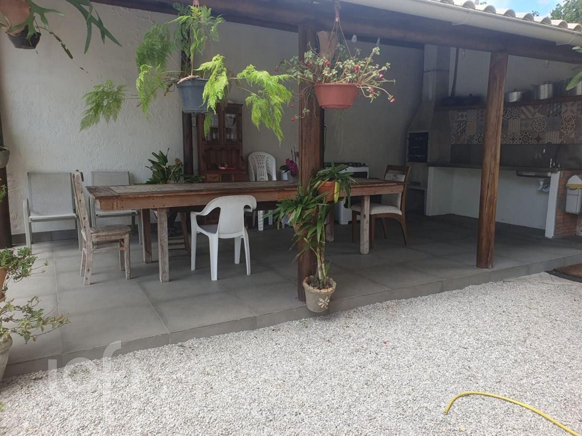 Casa à venda em Cachoeira do bom Jesus com 166 m², 3 quartos, 3 suítes, 2 vagas