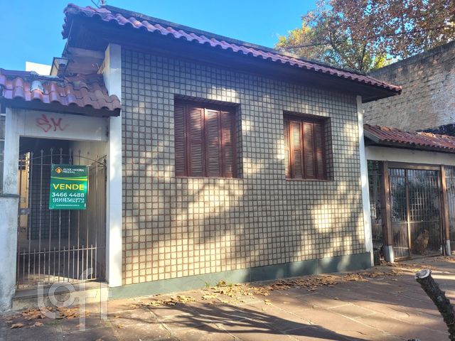 Casa com 367m², 3 dormitórios, 3 vagas, São João em Porto Alegre