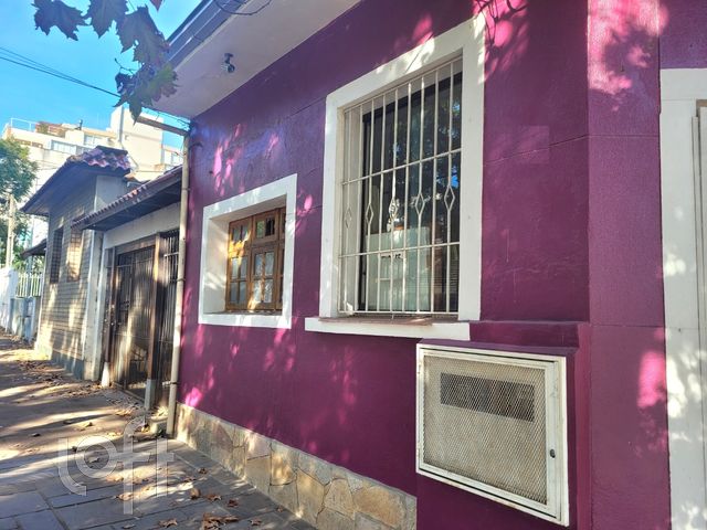 Casa com 367m², 3 dormitórios, 3 vagas, São João em Porto Alegre