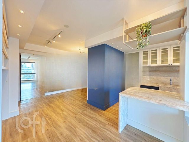 Apartamento com 72m², 2 dormitórios, 1 suíte, 2 vagas, Cidade Baixa em Porto Alegre