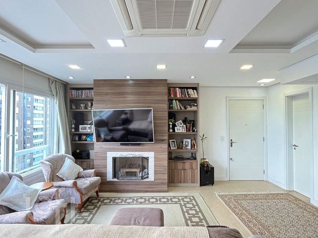 Apartamento com 128m², 3 dormitórios, 3 suítes, 2 vagas, Menino Deus em Porto Alegre