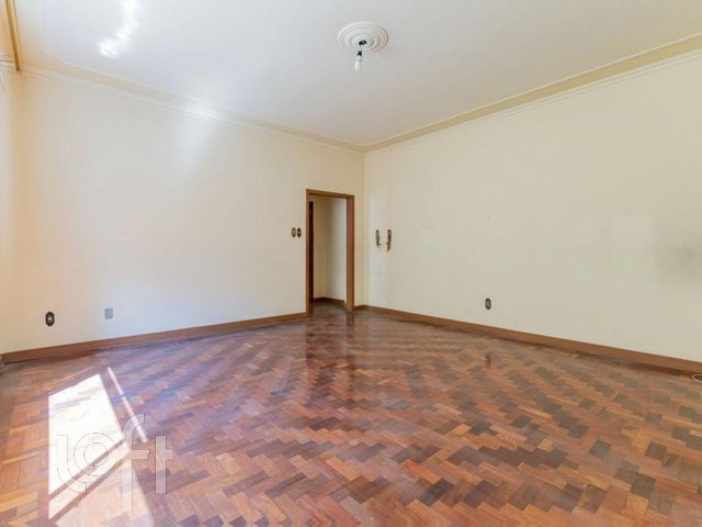 Apartamento com 116m², 3 dormitórios, 2 vagas, Independência em Porto Alegre