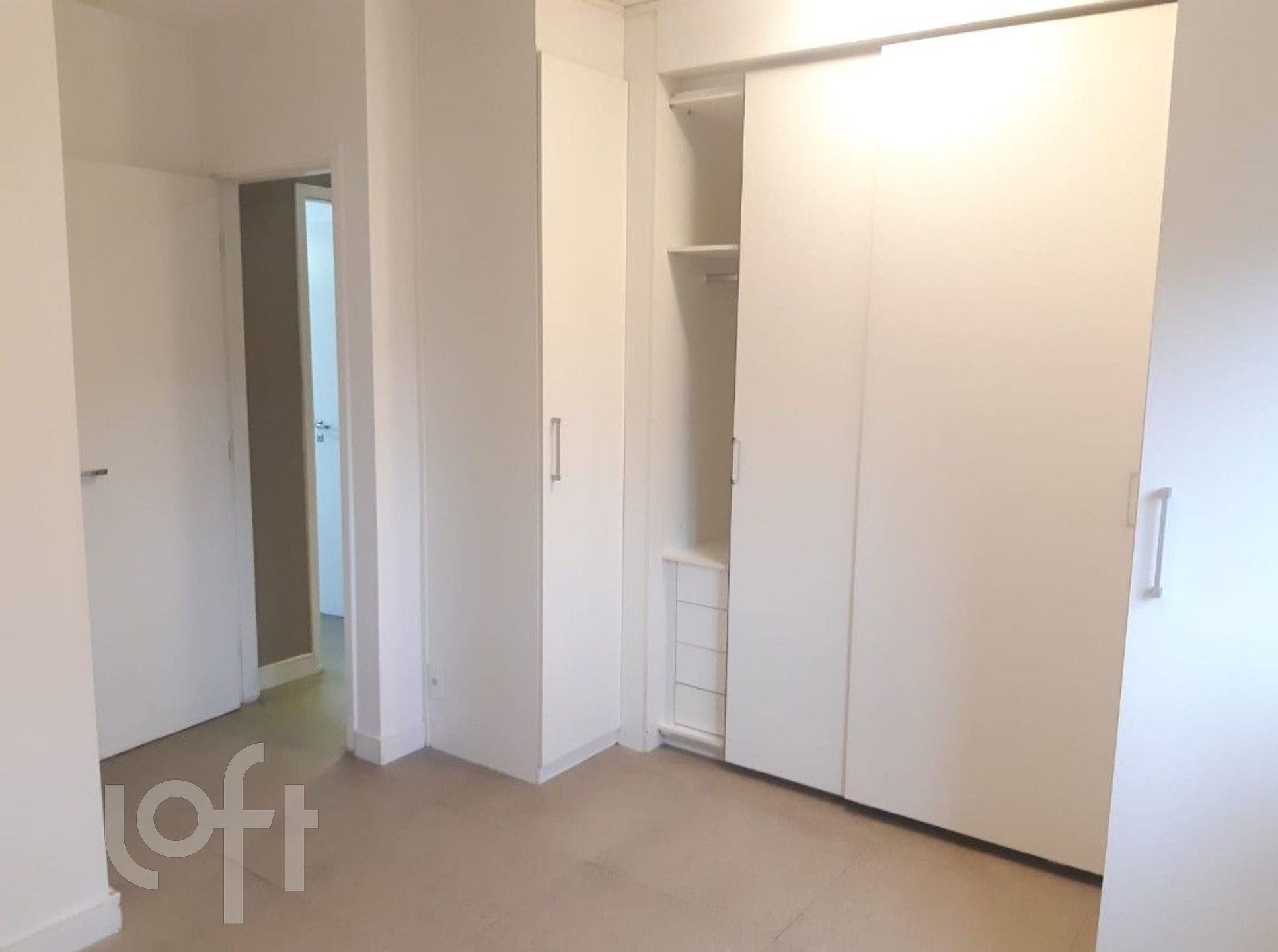 Apartamento à venda com 2 quartos, 77m² - Foto 4