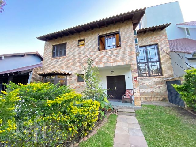 Casa com 484m², 4 dormitórios, 2 suítes, 4 vagas, Chácara das Pedras em Porto Alegre