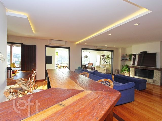 Casa com 484m², 4 dormitórios, 2 suítes, 4 vagas, Chácara das Pedras em Porto Alegre