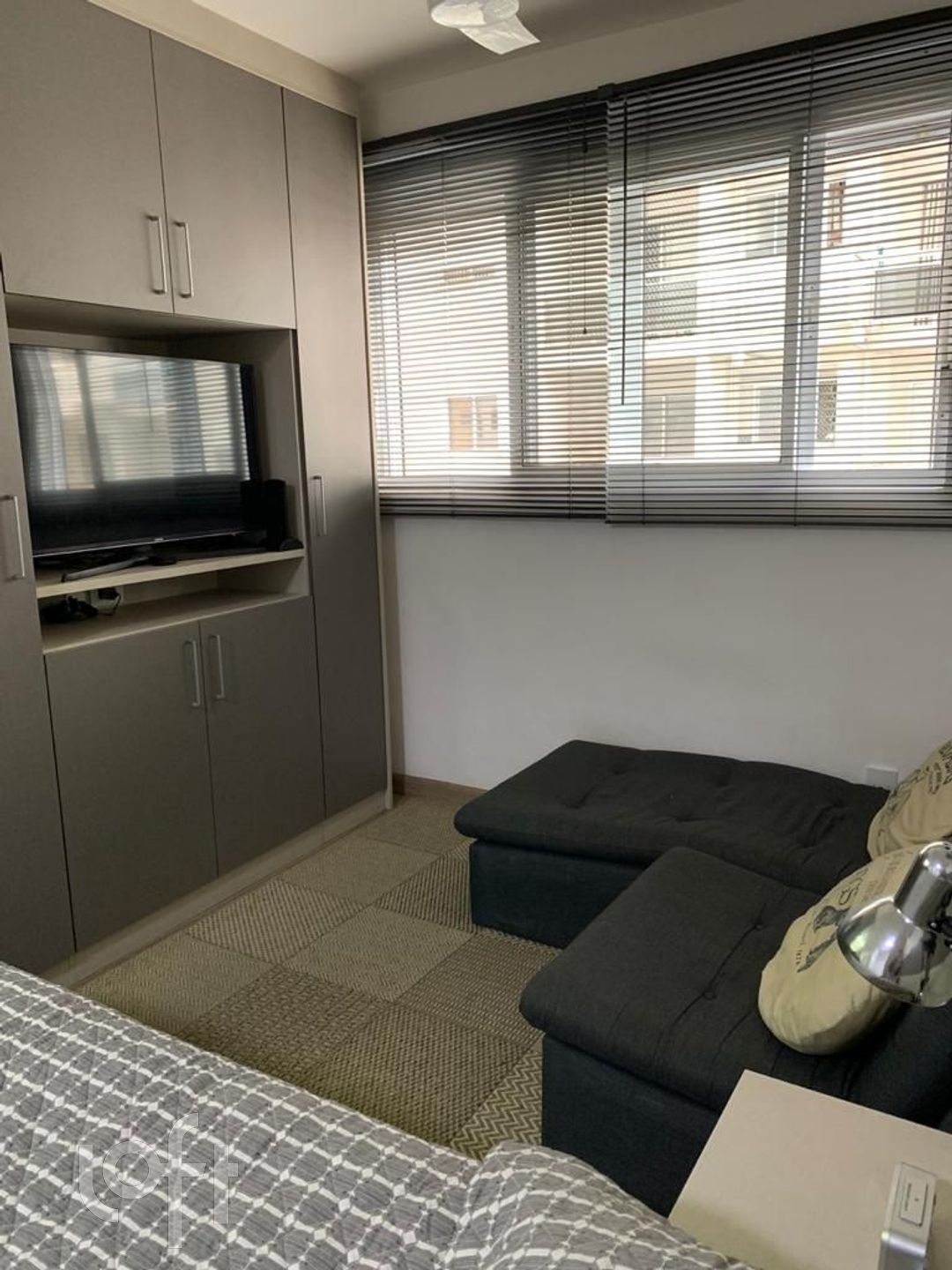 Apartamento à venda com 1 quarto, 32m² - Foto 2