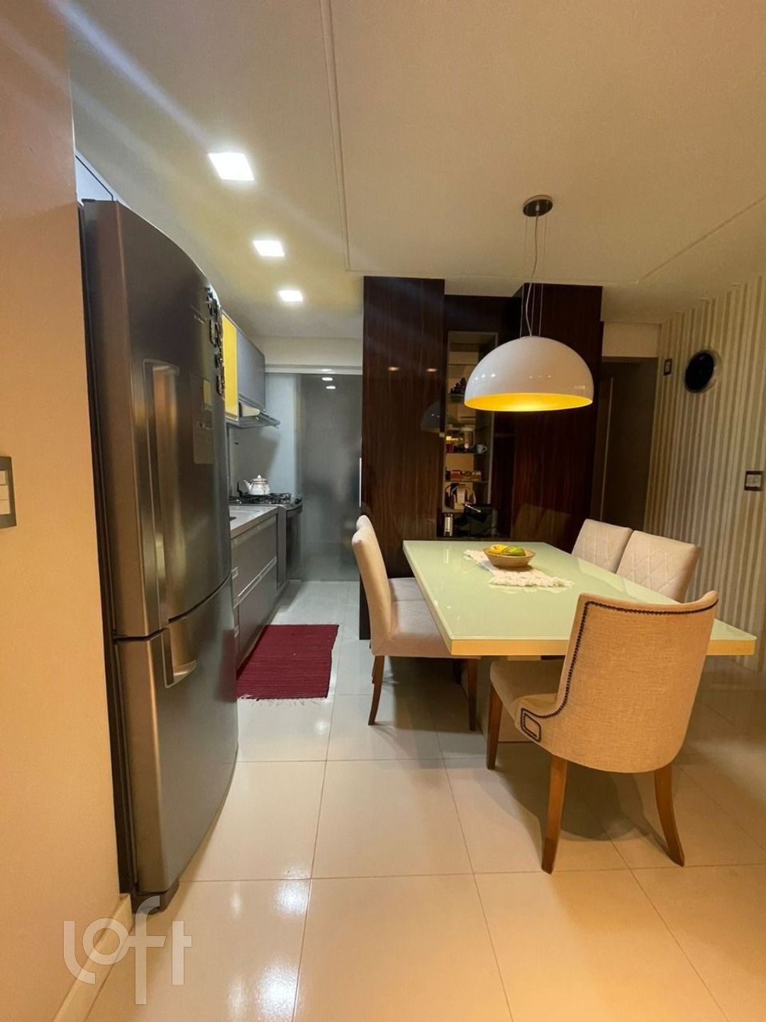 Apartamentos com 78m², 3 quartos, 1 suíte, 2 garagens, no bairro Coloninha em Florianópolis