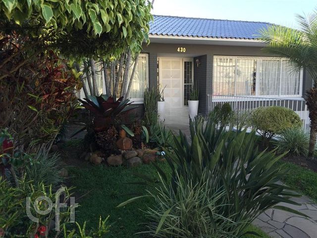 Casa com 392m², 5 dormitórios, 2 suítes, 5 vagas, Chácara das Pedras em Porto Alegre