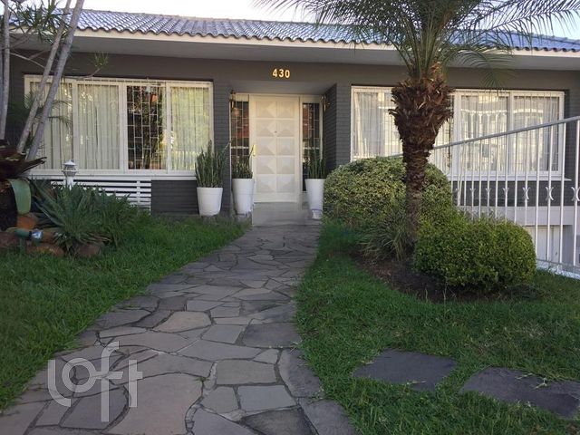 Casa com 392m², 5 dormitórios, 2 suítes, 5 vagas, Chácara das Pedras em Porto Alegre