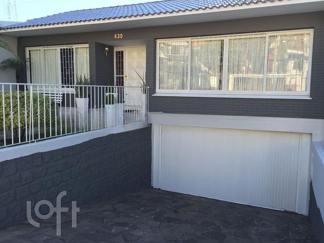 Casa com 392m², 5 dormitórios, 2 suítes, 5 vagas, Chácara das Pedras em Porto Alegre