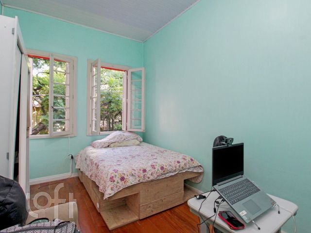 Casa com 125m², 4 dormitórios, Rio Branco em Porto Alegre