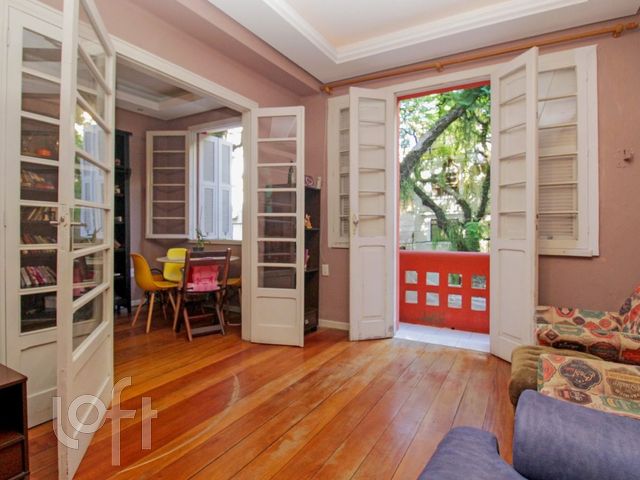 Casa com 125m², 4 dormitórios, Rio Branco em Porto Alegre