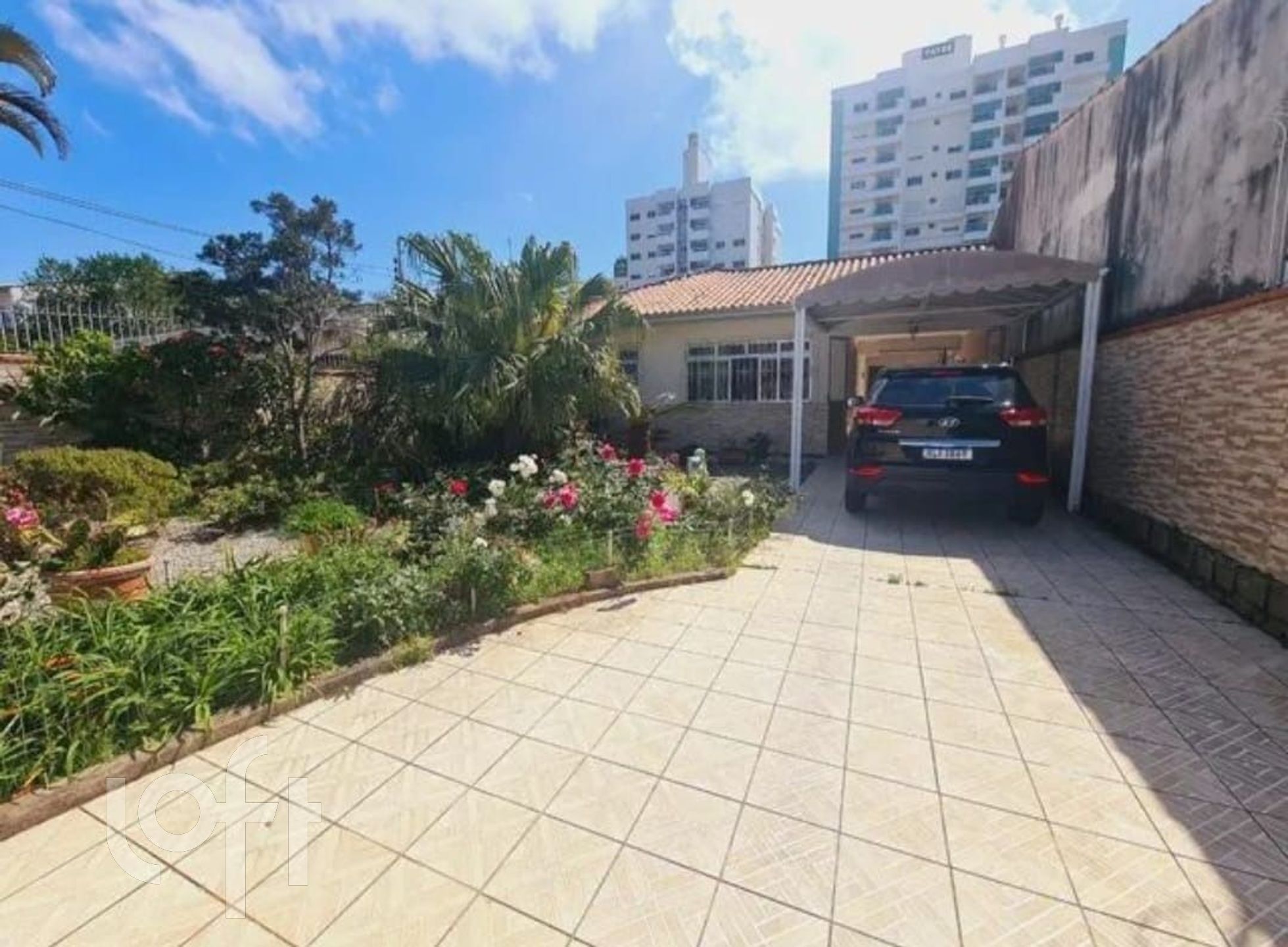 Casa Residencial com 300m², 3 quartos, 1 suíte, 3 garagens, no bairro Jardim Atlântico em Florianópolis