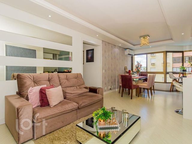 Apartamento com 90m², 3 dormitórios, 1 suíte, 2 vagas, Vila Ipiranga em Porto Alegre